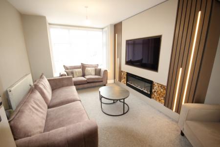 4 bedroom Semi-detached house to let in Belvedere Road, Staffordshire, Burton upon Trent, DE13