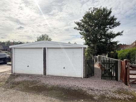 2 bedroom End of terrace house for sale in Donisthorpe Lane, Moira, Swadlincote