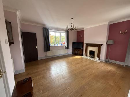 2 bedroom End of terrace house for sale in Donisthorpe Lane, Moira, Swadlincote