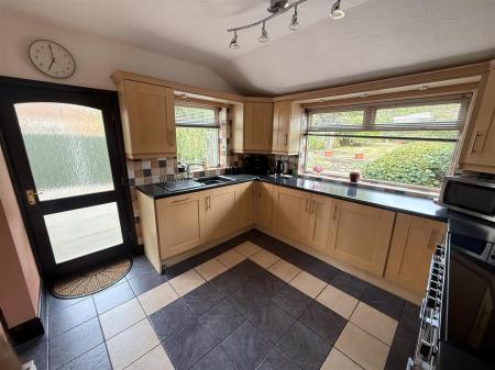 2 bedroom End of terrace house for sale in Donisthorpe Lane, Moira, Swadlincote