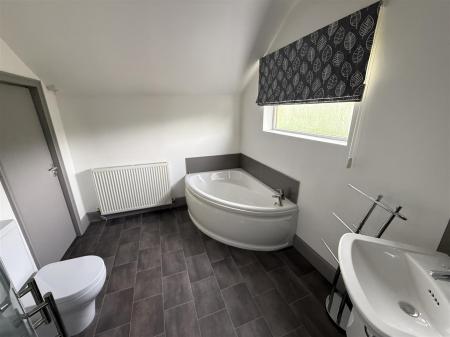 2 bedroom End of terrace house for sale in Donisthorpe Lane, Moira, Swadlincote