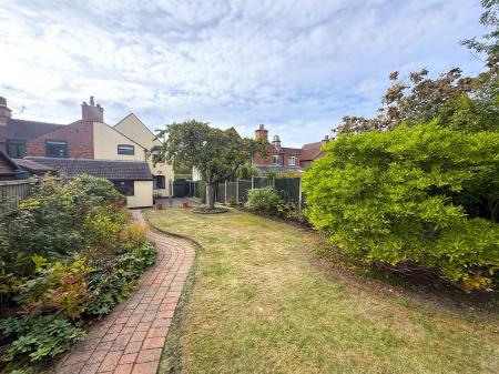 2 bedroom End of terrace house for sale in Donisthorpe Lane, Moira, Swadlincote