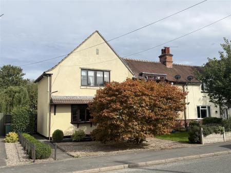 2 bedroom End of terrace house for sale in Donisthorpe Lane, Moira, Swadlincote