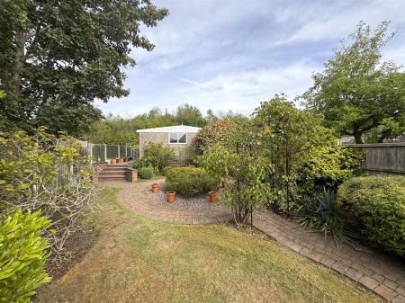 2 bedroom End of terrace house for sale in Donisthorpe Lane, Moira, Swadlincote