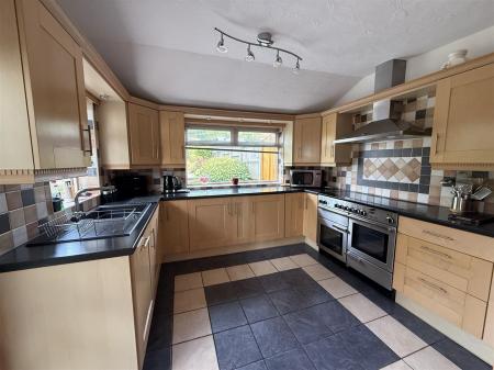 2 bedroom End of terrace house for sale in Donisthorpe Lane, Moira, Swadlincote