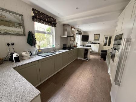 3 bedroom Detached house for sale in Scalpcliffe Road, Burton-On-Trent
