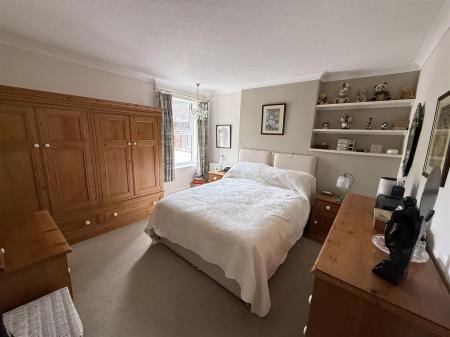 3 bedroom Detached house for sale in Scalpcliffe Road, Burton-On-Trent