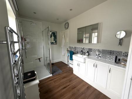 3 bedroom Detached house for sale in Scalpcliffe Road, Burton-On-Trent