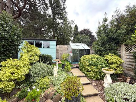 3 bedroom Detached house for sale in Scalpcliffe Road, Burton-On-Trent