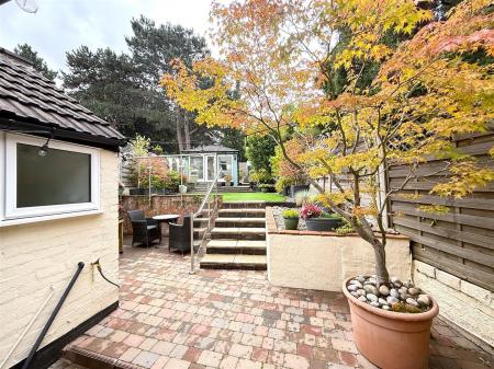 3 bedroom Detached house for sale in Scalpcliffe Road, Burton-On-Trent