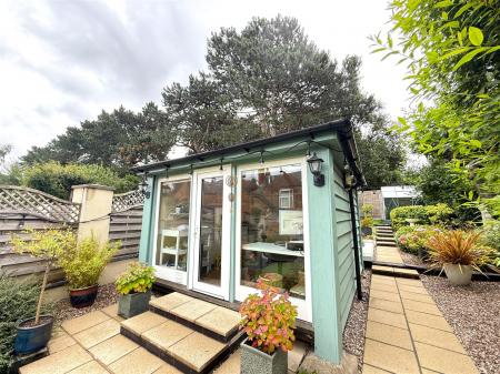 3 bedroom Detached house for sale in Scalpcliffe Road, Burton-On-Trent