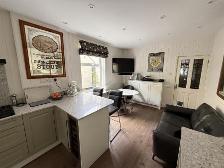 3 bedroom Detached house for sale in Scalpcliffe Road, Burton-On-Trent