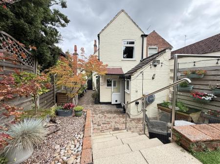 3 bedroom Detached house for sale in Scalpcliffe Road, Burton-On-Trent