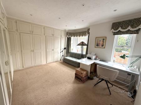 3 bedroom Detached house for sale in Scalpcliffe Road, Burton-On-Trent