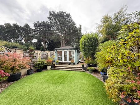 3 bedroom Detached house for sale in Scalpcliffe Road, Burton-On-Trent