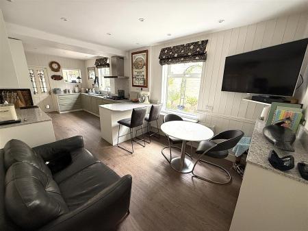 3 bedroom Detached house for sale in Scalpcliffe Road, Burton-On-Trent