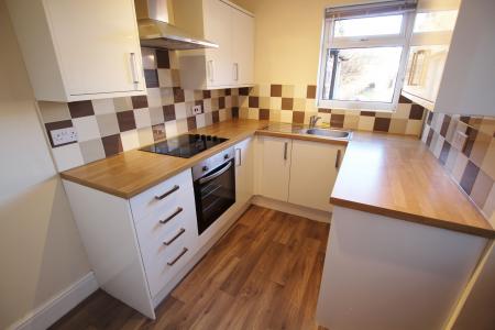 2 bedroom House to let in Broadway Street, Burton upon Trent, DE14