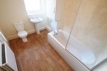 2 bedroom House to let in Broadway Street, Burton upon Trent, DE14