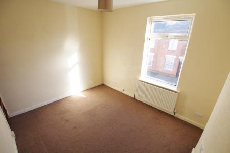 2 bedroom House to let in Broadway Street, Burton upon Trent, DE14