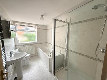 2 bedroom Detached bungalow for sale in Craythorne Road, Stretton, Burton-On-Trent