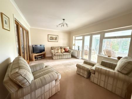 2 bedroom Detached bungalow for sale in Craythorne Road, Stretton, Burton-On-Trent