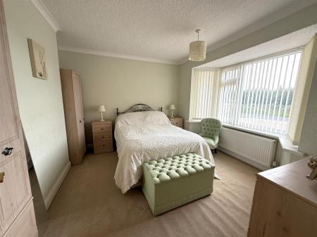2 bedroom Detached bungalow for sale in Craythorne Road, Stretton, Burton-On-Trent