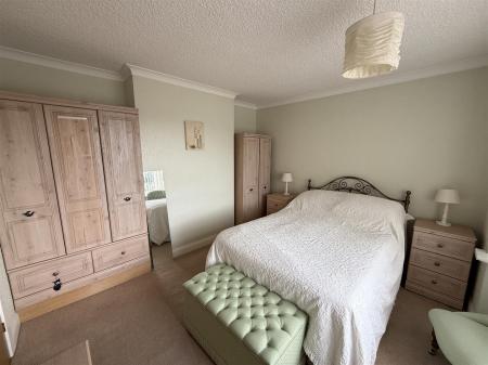 2 bedroom Detached bungalow for sale in Craythorne Road, Stretton, Burton-On-Trent