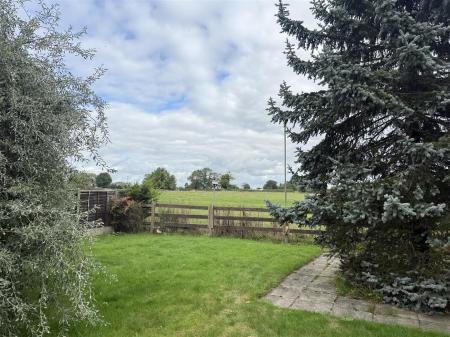 2 bedroom Detached bungalow for sale in Craythorne Road, Stretton, Burton-On-Trent
