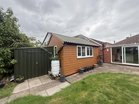 2 bedroom Detached bungalow for sale in Craythorne Road, Stretton, Burton-On-Trent