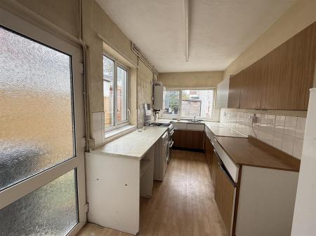 2 bedroom Terraced House for sale in Oak Street, Burton-On-Trent