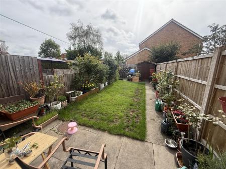 2 bedroom Town house for sale in Shipley Close, Branston, Burton-On-Trent