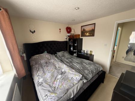 2 bedroom Town house for sale in Shipley Close, Branston, Burton-On-Trent