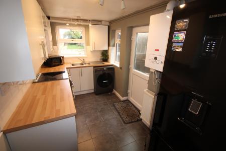 2 bedroom House to let in Tutbury Road, Burton upon Trent, DE13