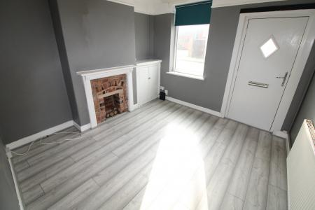 2 bedroom House to let in Tutbury Road, Burton upon Trent, DE13