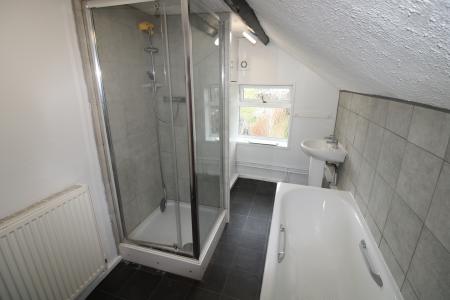 2 bedroom House to let in Tutbury Road, Burton upon Trent, DE13