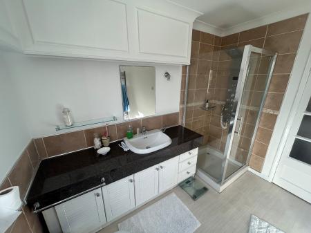 1 bedroom House share to let in Brizlincote Lane, Staffordshire, Burton upon Trent, DE15