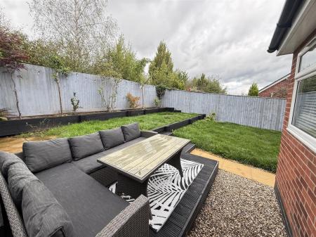 4 bedroom Semi-detached house for sale in Hewer Drive, Castle Gresley, Swadlincote