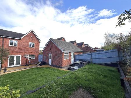 4 bedroom Semi-detached house for sale in Hewer Drive, Castle Gresley, Swadlincote