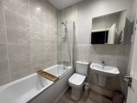4 bedroom Semi-detached house for sale in Hewer Drive, Castle Gresley, Swadlincote