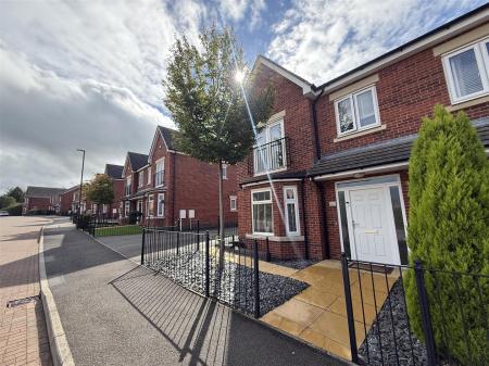 4 bedroom Semi-detached house for sale in Hewer Drive, Castle Gresley, Swadlincote