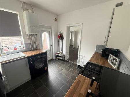2 bedroom End of terrace house for sale in Victoria Crescent, Burton-On-Trent