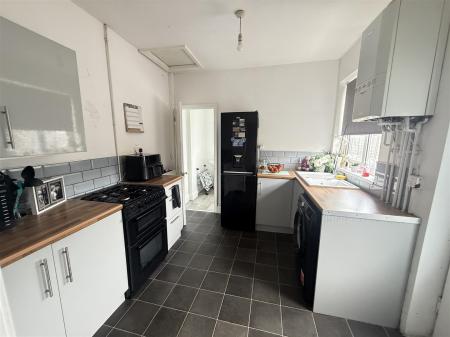 2 bedroom End of terrace house for sale in Victoria Crescent, Burton-On-Trent
