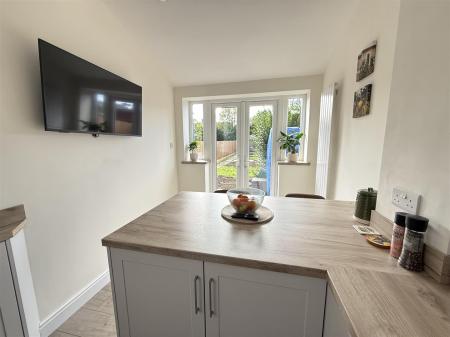 3 bedroom Semi-detached house for sale in Eton Road, Burton-On-Trent