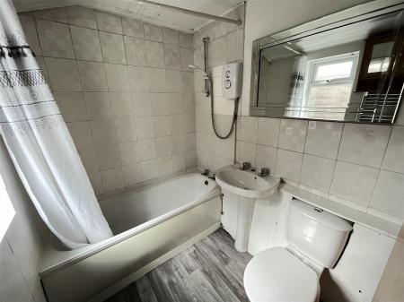 2 bedroom Terraced House for sale in Cross Street, Burton-On-Trent