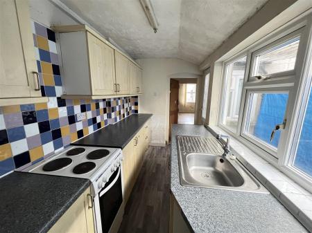 2 bedroom Terraced House for sale in Cross Street, Burton-On-Trent