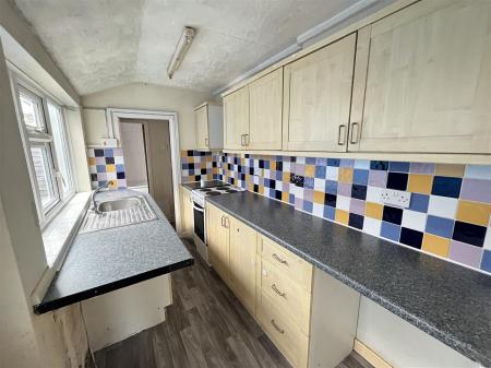 2 bedroom Terraced House for sale in Cross Street, Burton-On-Trent