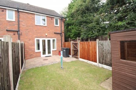 2 bedroom Semi-detached house to let in Saddlers Court, Swadlincote, Measham, DE12