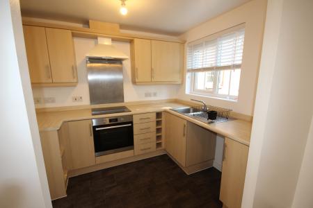 2 bedroom Flat to let in Hendeley Court, Staffordshire, Burton upon Trent, DE14