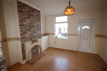 2 bedroom Terraced House to let in Oak Street, Staffordshire, Burton upon Trent, DE14