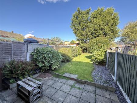 2 bedroom Maisonette for sale in Pinewood Road, Burton-On-Trent